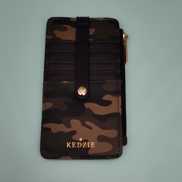 Kedzie Camouflage Essentials Only Zippered Wallet - Picture 1 of 3